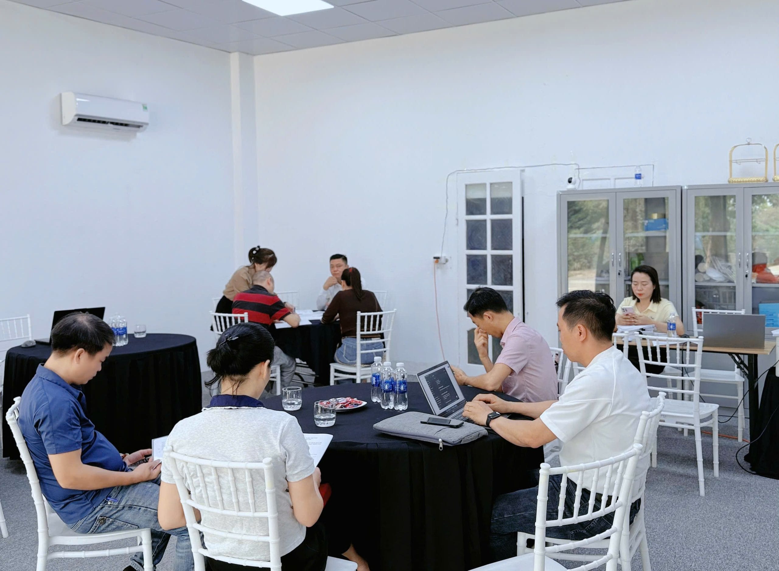 Ký hợp đồng chuyển nhượng 